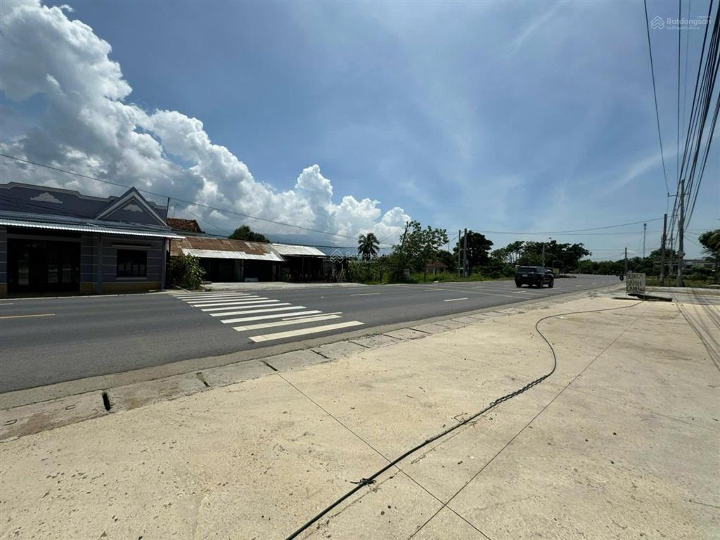 Bán 1,4 ha đất mt sát ubnd x. ninh tây  có 3000m2 thổ cư  thu về 300 tỷ từ 50 căn villa.