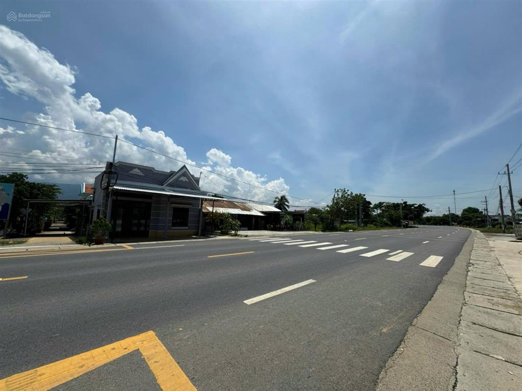 Bán 1,4 ha đất mt sát ubnd x. ninh tây  có 3000m2 thổ cư  thu về 300 tỷ từ 50 căn villa.