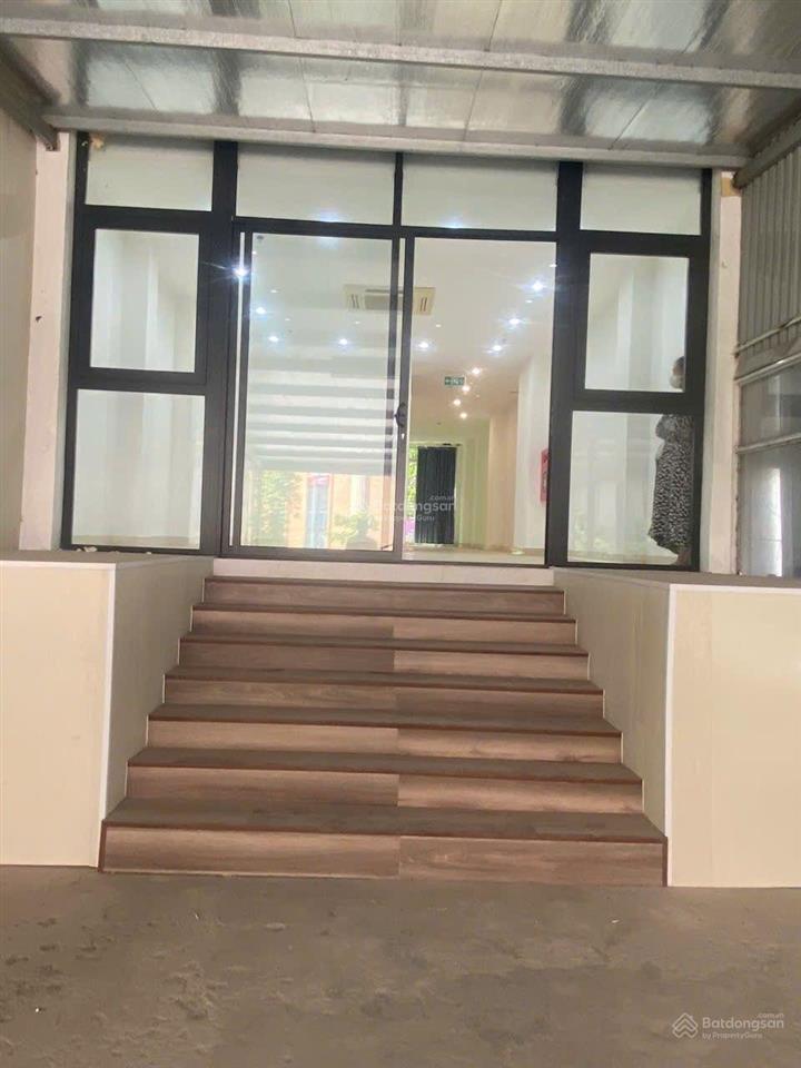 Cho thuê np đẹp xuất sắc tại nguyễn hoàng tôn, 30 triệu, 250m2