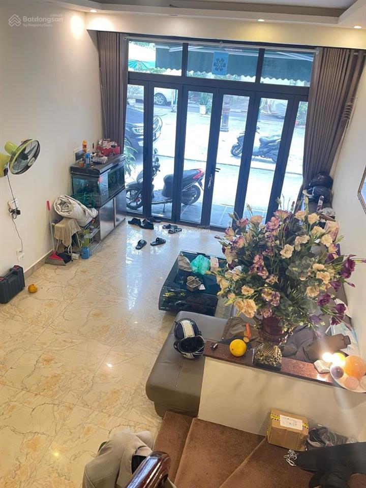 Siêu hiếm nhà phân lô trung kính  60m x 5 tầng x 4,5m mặt tiền x 28 tỷ. vỉa hè, ô tô tránh,nhà đẹp