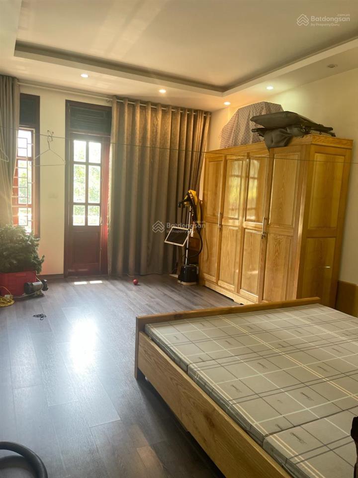 Siêu hiếm nhà phân lô trung kính  60m x 5 tầng x 4,5m mặt tiền x 28 tỷ. vỉa hè, ô tô tránh,nhà đẹp