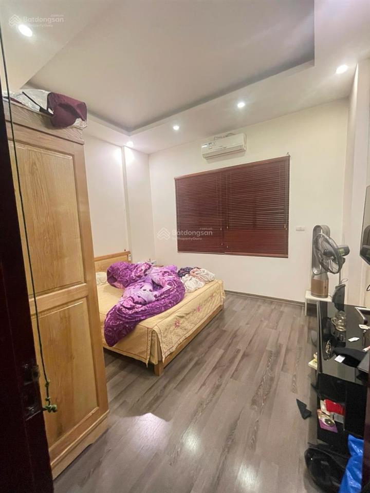 Siêu hiếm nhà phân lô trung kính  60m x 5 tầng x 4,5m mặt tiền x 28 tỷ. vỉa hè, ô tô tránh,nhà đẹp