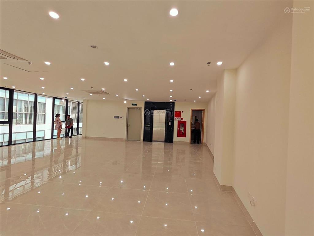 Bán toà nhà văn phòng lê văn lương  thanh xuân  120m2 + 9 tầng 1 hầm + 12m mặt tiền. giá 75 tỉ