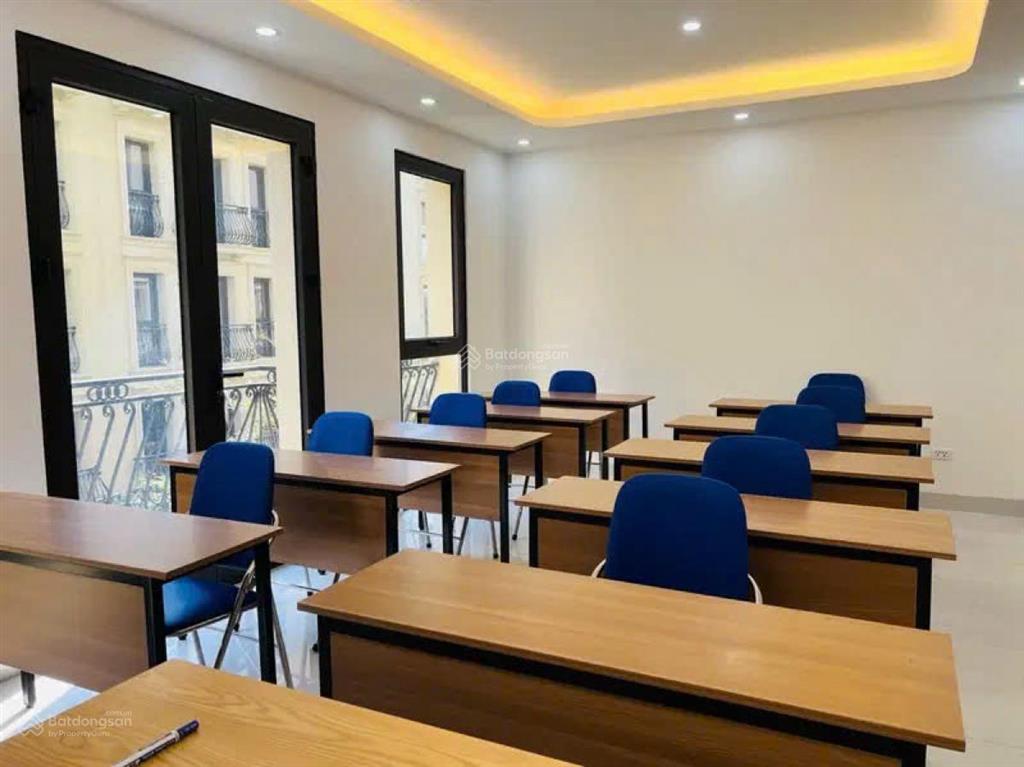 Bán nhà phân lô lê văn lương vỉa hè ô tô tránh 120m2 x 5 tầng thang máy x 10m mặt tiền x 45 tỷ.