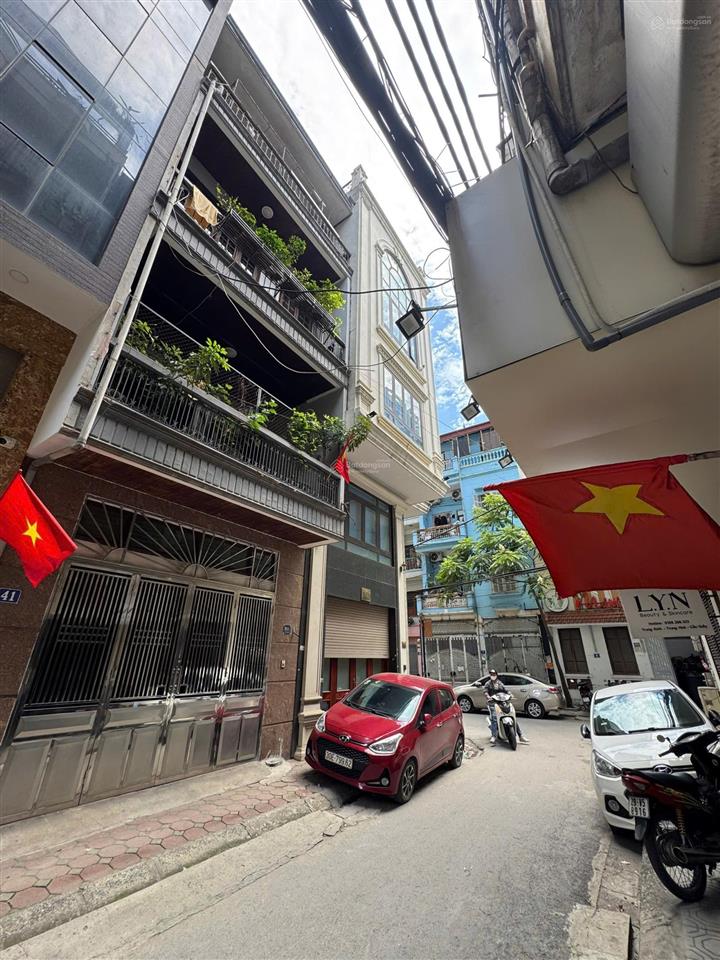 Chính chủ bán nhà phân lô trung kính  80m2 x 7 tầng thang máy x lô góc 8m mặt tiền x 45 tỷ. ô tô