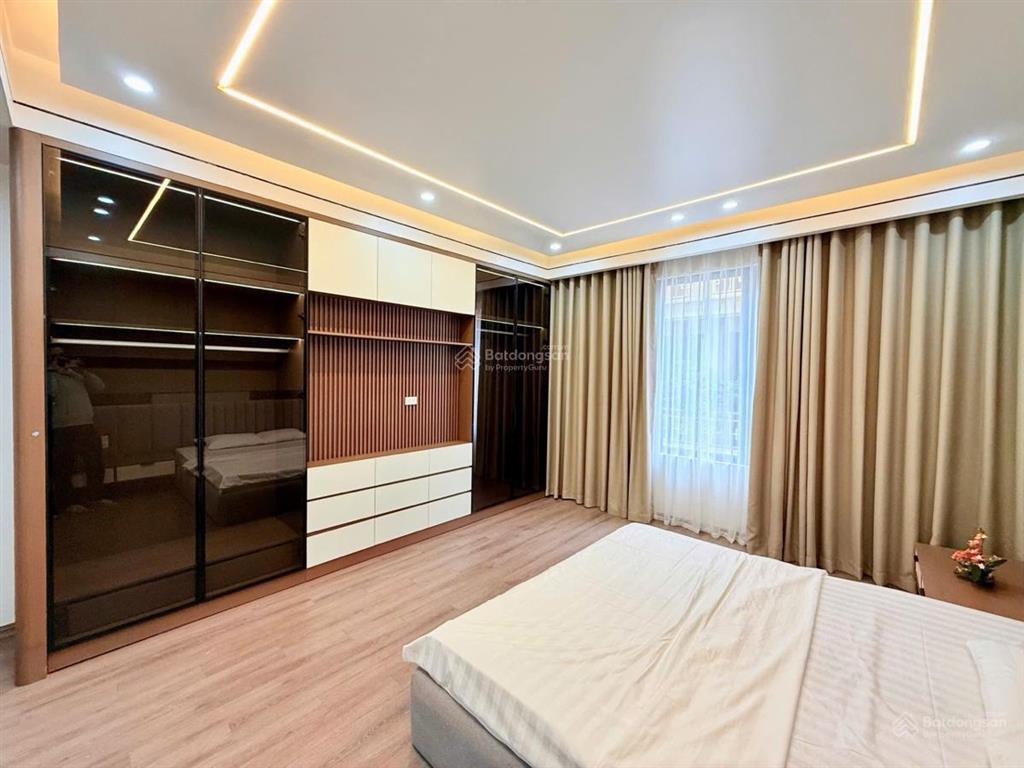 Bán nhà khu đô thị mới định công  80m2 x 5 tầng thang máy x 5m mặt tiền x 32 tỷ phân lô ô tô tránh