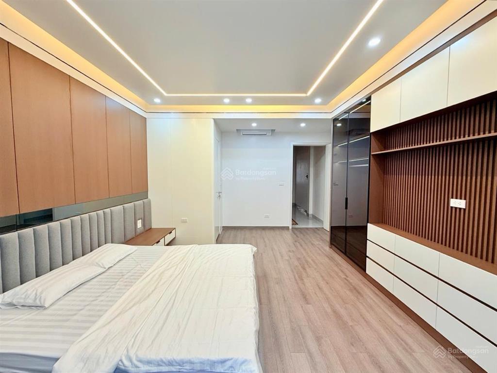 Bán nhà khu đô thị mới định công  80m2 x 5 tầng thang máy x 5m mặt tiền x 32 tỷ phân lô ô tô tránh