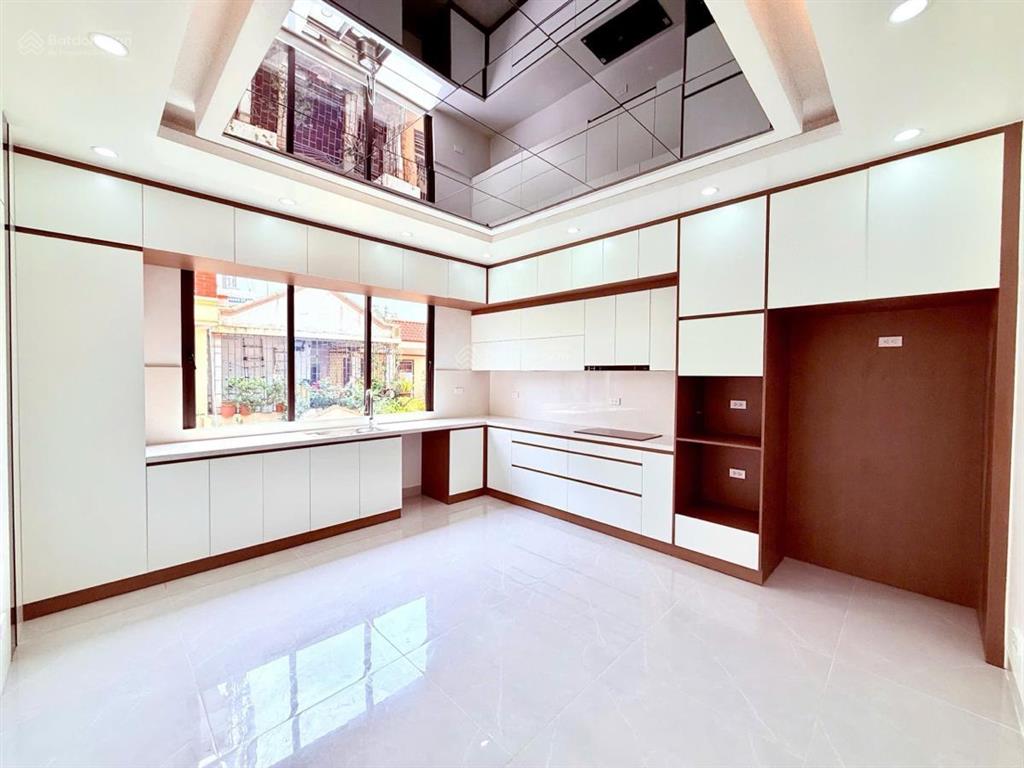 Bán nhà khu đô thị mới định công  80m2 x 5 tầng thang máy x 5m mặt tiền x 32 tỷ phân lô ô tô tránh