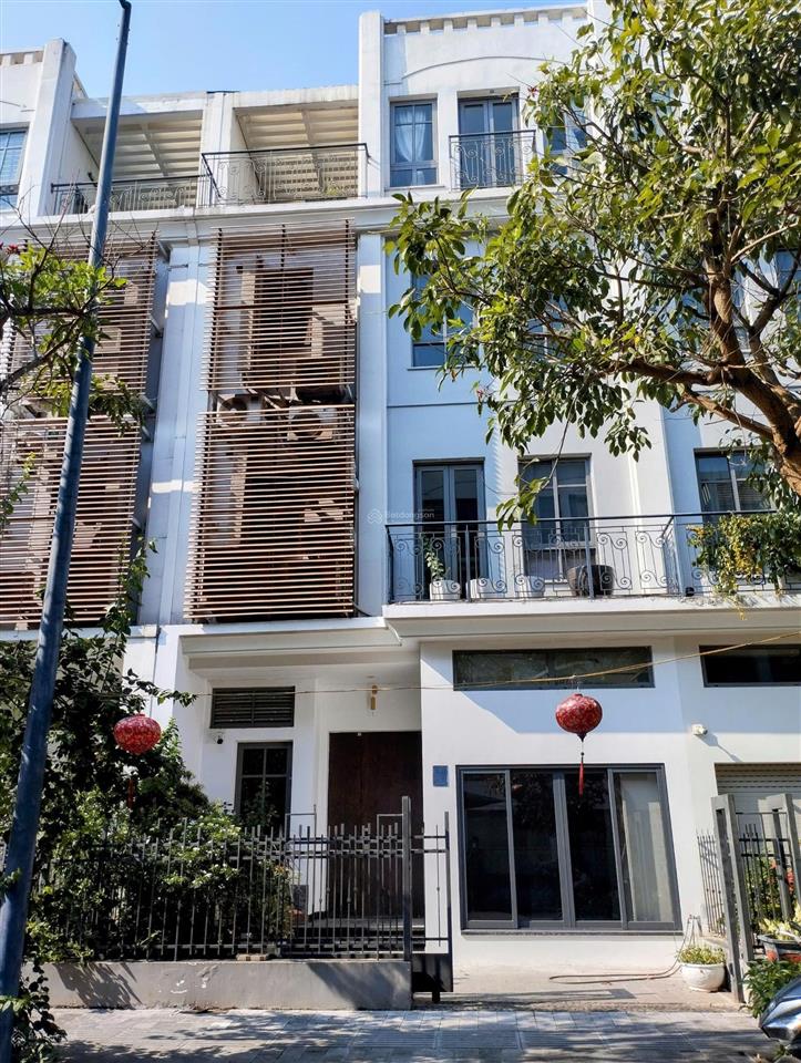 Hiếm  bán liền kề the manor center park nguyễn xiển  85m2 x 5 tầng x 5m mặt tiền x 32 tỷ. k.doanh