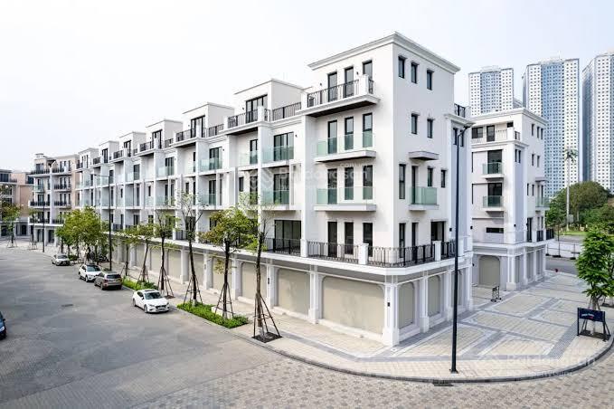 Hiếm  bán liền kề the manor center park nguyễn xiển  85m2 x 5 tầng x 5m mặt tiền x 32 tỷ. k.doanh