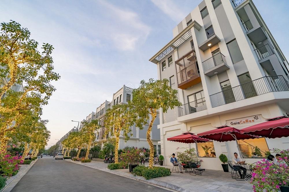 Hiếm  bán liền kề the manor center park nguyễn xiển  85m2 x 5 tầng x 5m mặt tiền x 32 tỷ. k.doanh