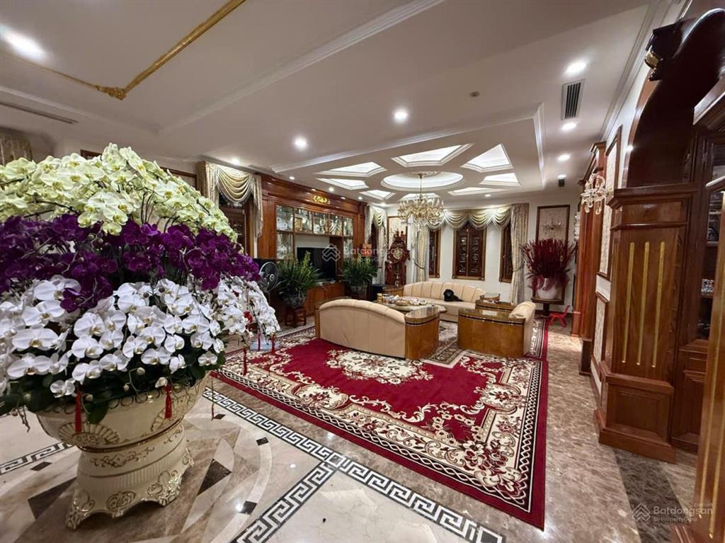 Bán nhà biệt thự linh đàm  300m² x 4 tầng x 30m mặt tiền lô góc x 100 tỷ. khu vip linh đàm.