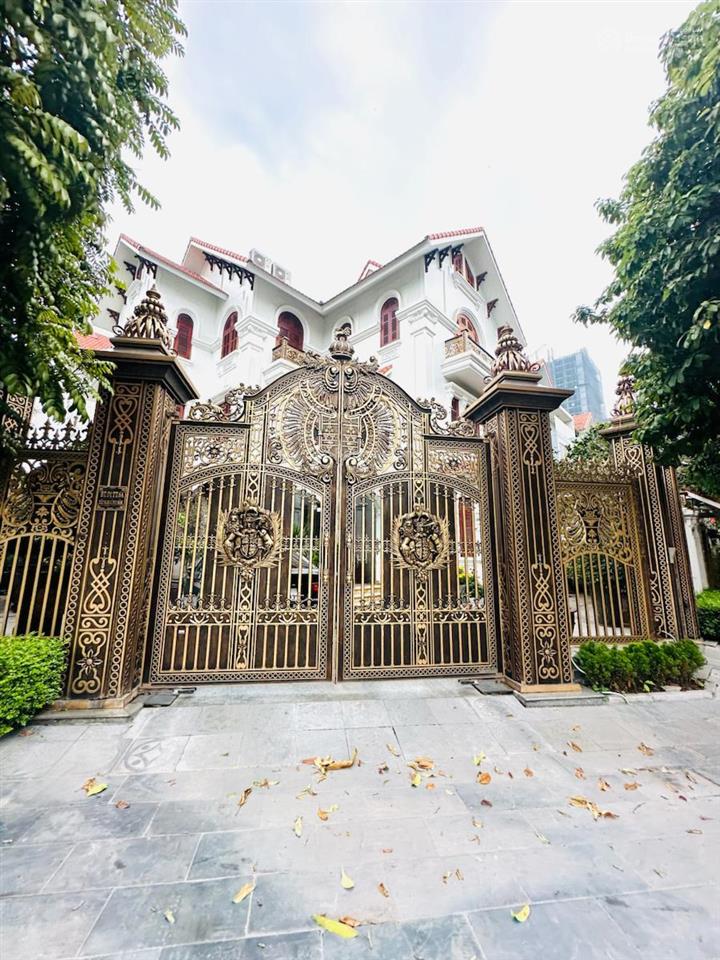 Bán nhà biệt thự linh đàm  300m² x 4 tầng x 30m mặt tiền lô góc x 100 tỷ. khu vip linh đàm.