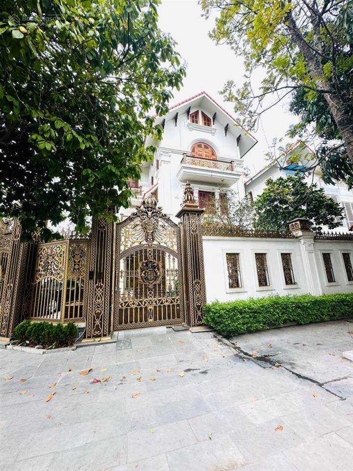 Bán nhà biệt thự linh đàm  300m² x 4 tầng x 30m mặt tiền lô góc x 100 tỷ. khu vip linh đàm.