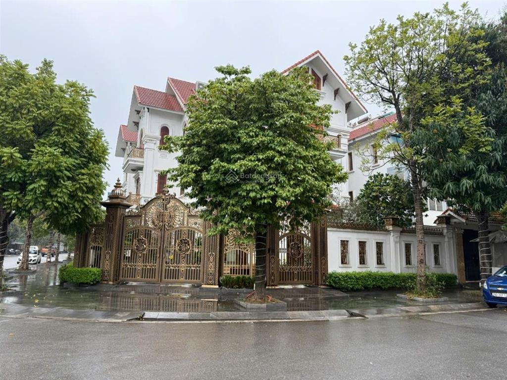 Bán nhà biệt thự linh đàm  300m² x 4 tầng x 30m mặt tiền lô góc x 100 tỷ. khu vip linh đàm.