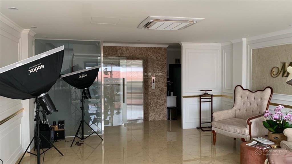 Bán nhà phân lô vỉa hè ô tô tránh huỳnh thúc kháng  đống đa, 70m2 x 6 tầng thang máy x 42 tỷ.ko qh