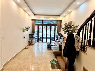 Giảm 2 tỷ. bán nhà trung kính, phân lô vỉa hè ô tô tránh, 65m x 5 tầng x 4,5m mặt tiền x 28 tỷ.
