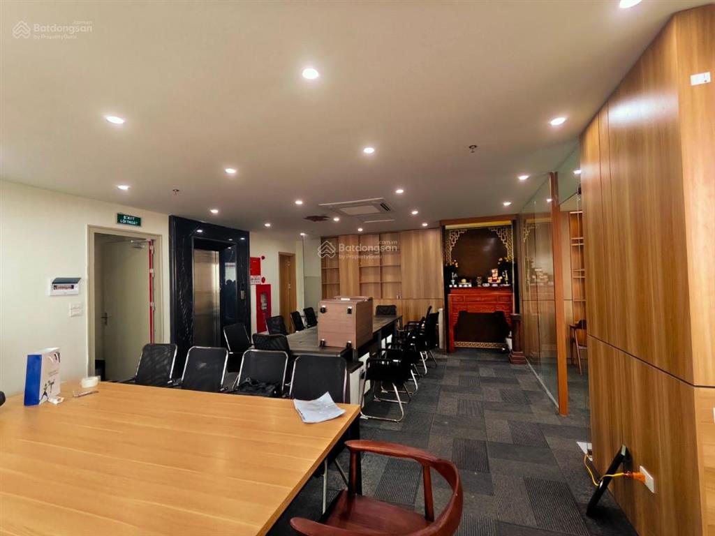 Bán tòa nhà văn phòng lê văn lương, 120m2 x 9 tầng có hầm x 12m mặt tiền x 70 tỷ. không quy hoạch.