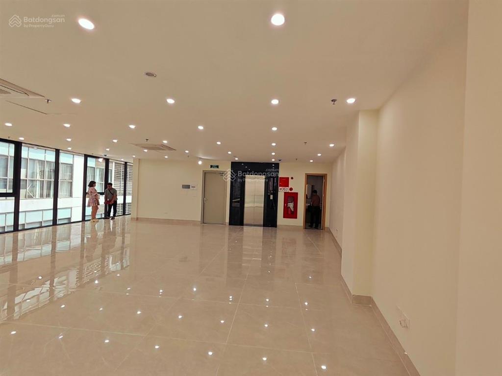Bán tòa nhà văn phòng lê văn lương, 120m2 x 9 tầng có hầm x 12m mặt tiền x 70 tỷ. không quy hoạch.