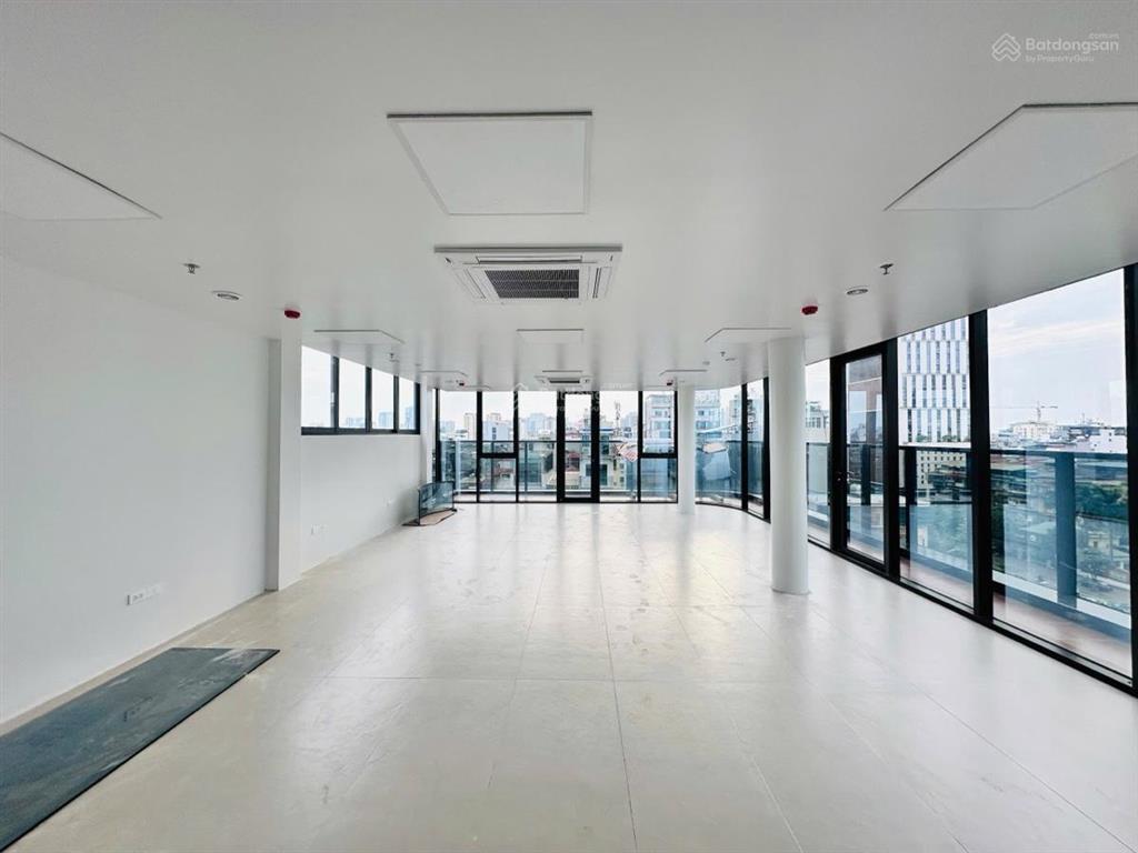 Siêu phẩm tòa nhà văn phòng hoàng quốc việt  cầu giấy  110m2 x 10 tầng x 10m mặt tiền x 55 tỷ