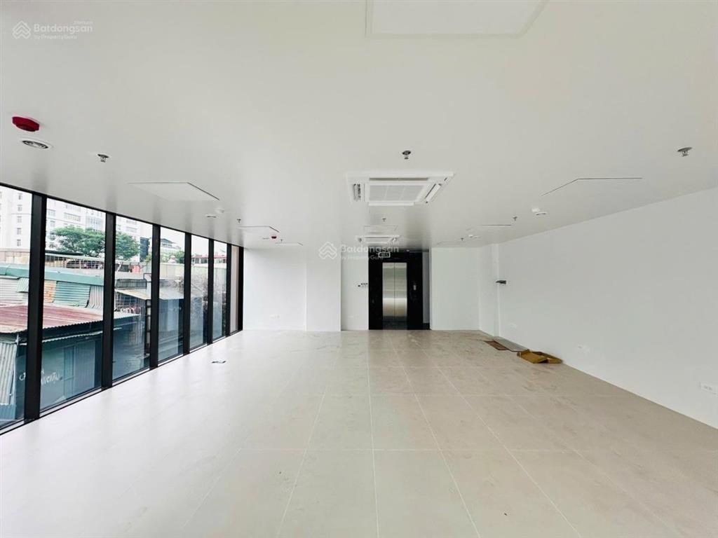 Siêu phẩm tòa nhà văn phòng hoàng quốc việt  cầu giấy  110m2 x 10 tầng x 10m mặt tiền x 55 tỷ