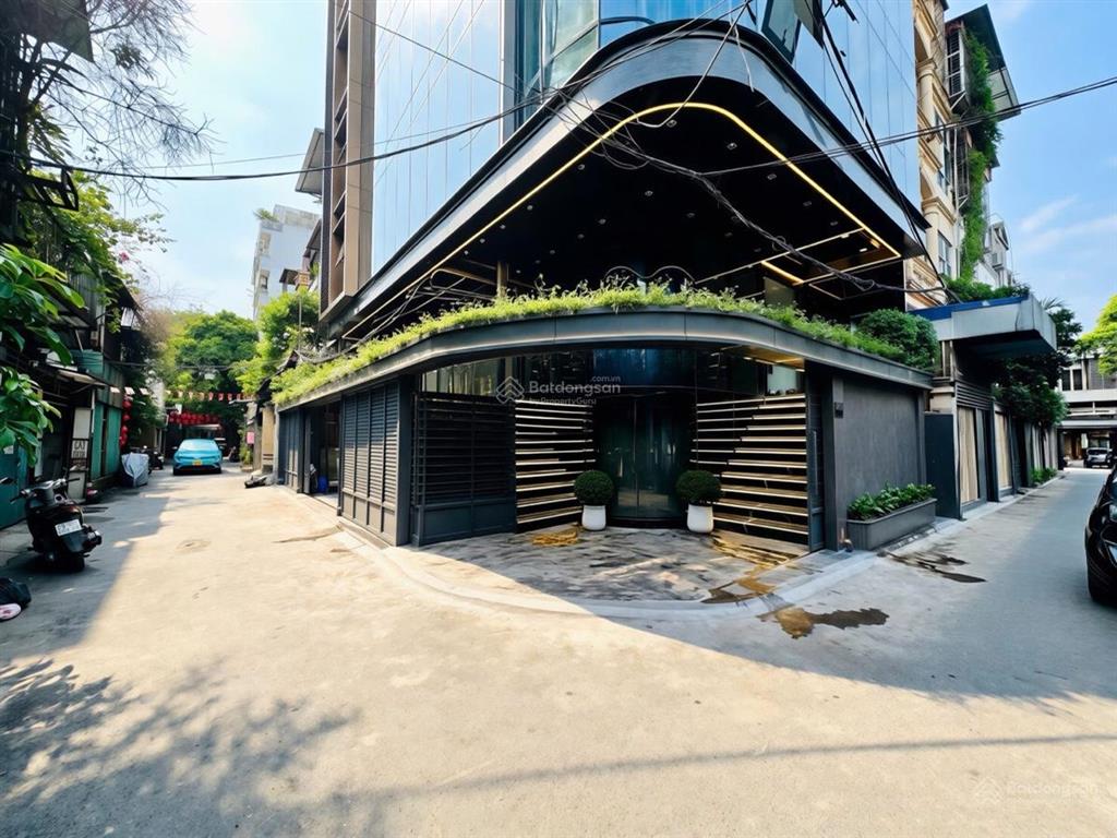 Siêu phẩm tòa nhà văn phòng hoàng quốc việt  cầu giấy  110m2 x 10 tầng x 10m mặt tiền x 55 tỷ