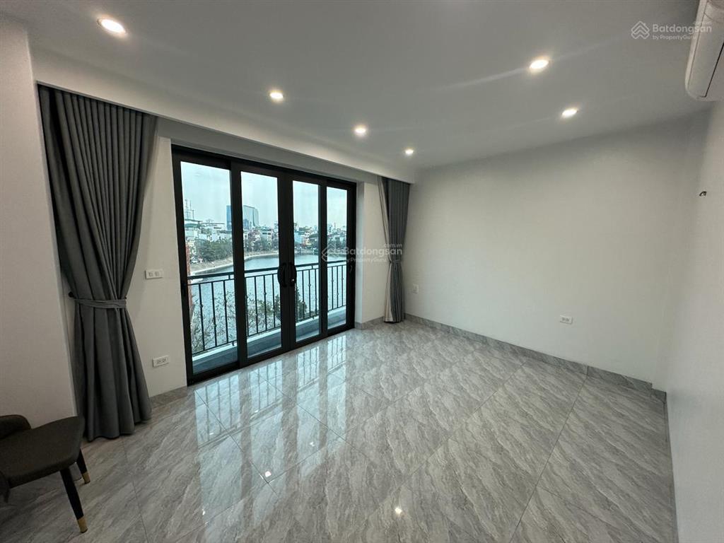 Giảm 4 tỷ. bán nhà tôn đức thắng  đống đa  55m2 x 7 tầng x 6m mặt tiền x 15 tỷ. ko quy hoạch.
