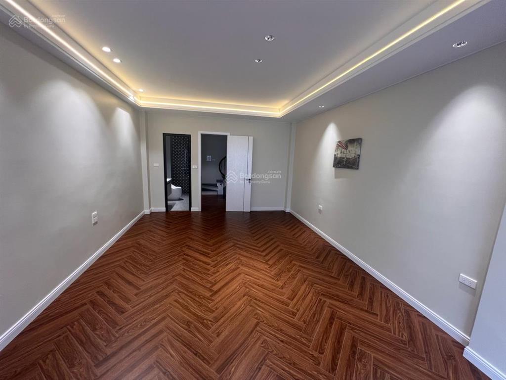 Hạ chào 2 tỷ, bán nhà phân lô lê trọng tấn  thanh xuân, 50m2 x 6 tầng thang máy x 12,5 tỷ.