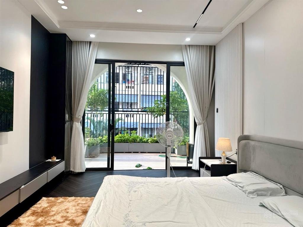 Siêu hiếm bán nhà nguyễn phong sắc xây mới, 60m2 x 7 tầng x 4m mặt tiền. giá 32 tỷ. ô tô vỉa hè
