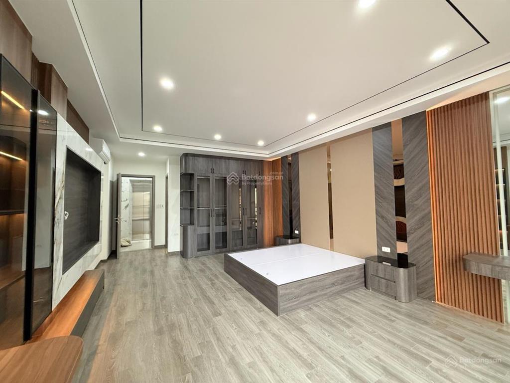 Bán nhà phân lô nguyễn chính  hoàng mai, 50m2 x 6 tầng thang máy x 5m mặt tiền. giá 13,5 tỷ. mới