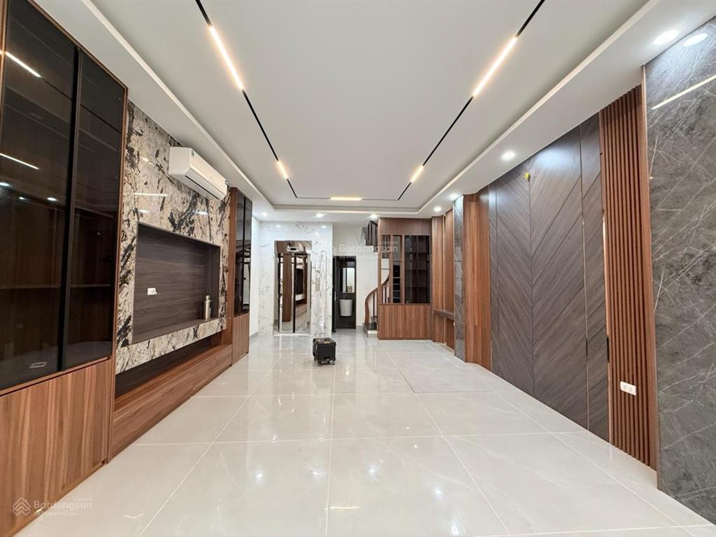 Bán nhà phân lô nguyễn chính  hoàng mai, 50m2 x 6 tầng thang máy x 5m mặt tiền. giá 13,5 tỷ. mới