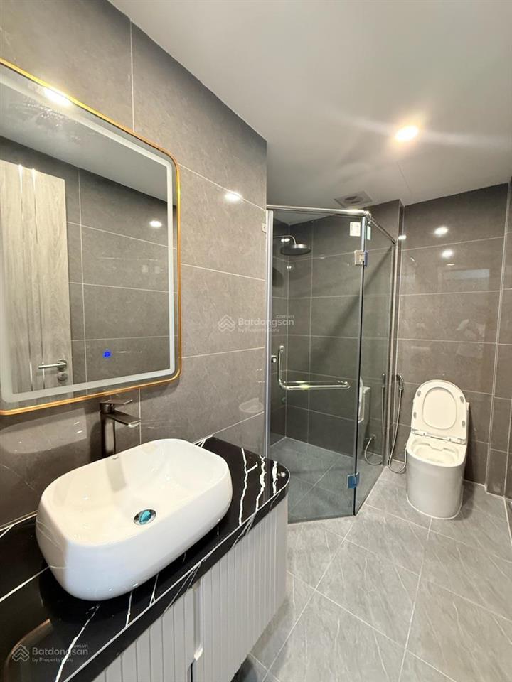 Bán nhà phân lô nguyễn chính  hoàng mai, 50m2 x 6 tầng thang máy x 5m mặt tiền. giá 13,5 tỷ. mới