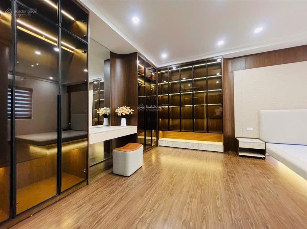 Bán nhà phân lô giải phóng  hoàng mai, 75m2 x 5 tầng thang máy x 6m mặt tiền. giá giảm chào 19 tỷ