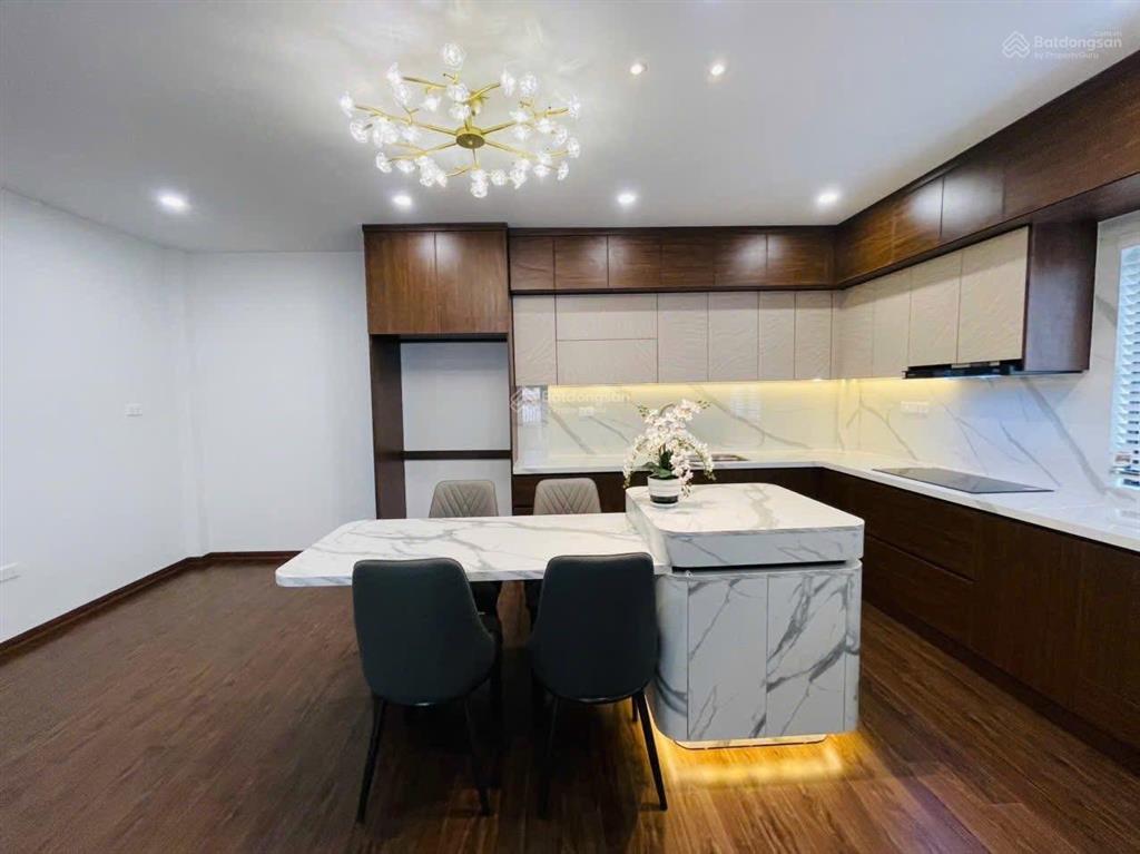 Bán nhà phân lô giải phóng  hoàng mai, 75m2 x 5 tầng thang máy x 6m mặt tiền. giá giảm chào 19 tỷ