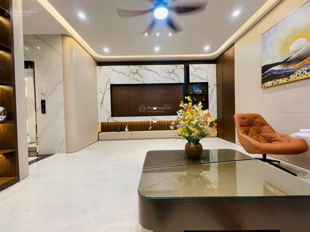 Bán nhà phân lô giải phóng  hoàng mai, 75m2 x 5 tầng thang máy x 6m mặt tiền. giá giảm chào 19 tỷ