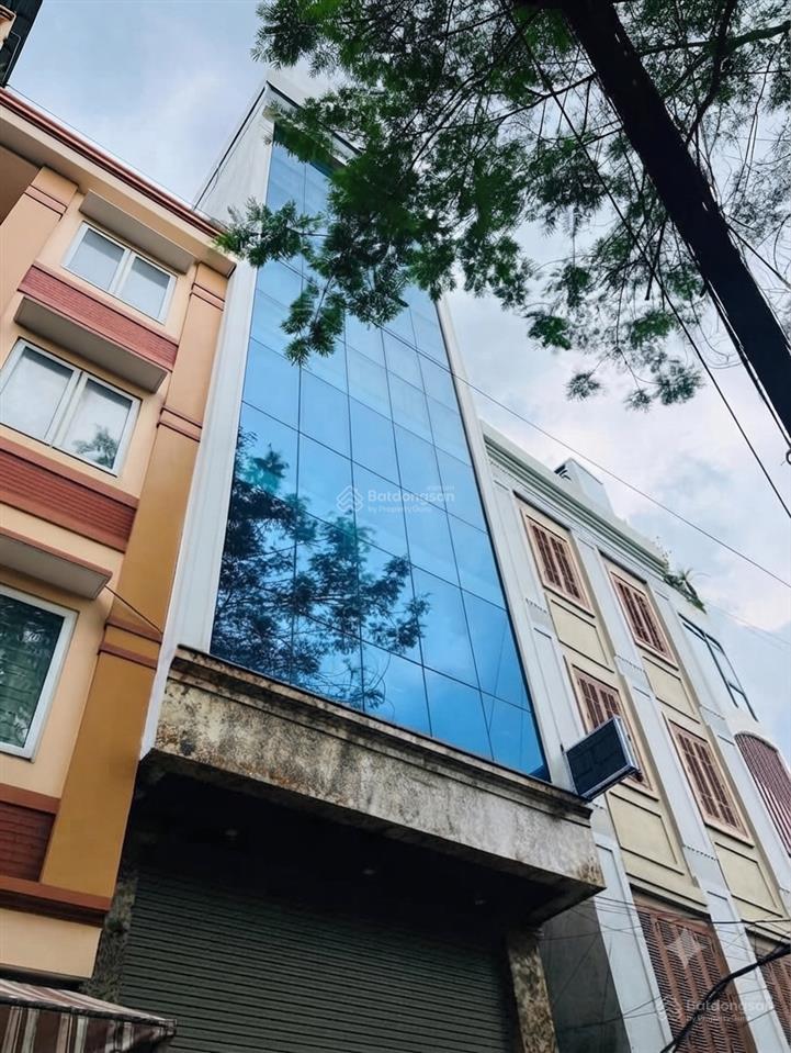 Siêu hiếm toà nhà văn phòng hoàng quốc việt 80m2 x 8 tầng x 5m mặt tiền x 50 tỷ. vỉa hè, ô tô tránh