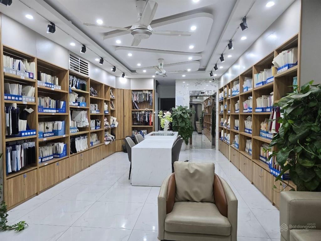 Siêu hiếm  bán liền kề vip lavender định công  90m2 x 5 tầng thang máy x 5m mặt tiền. giá 31 tỷ.