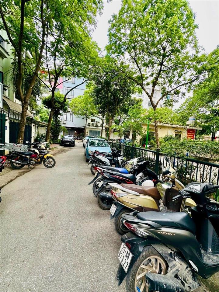 Bán nhà nguyễn khánh toàn  cầu giấy, 120m2 x 8 tầng thang máy x 10m mặt tiền lô góc x 69 tỷ.