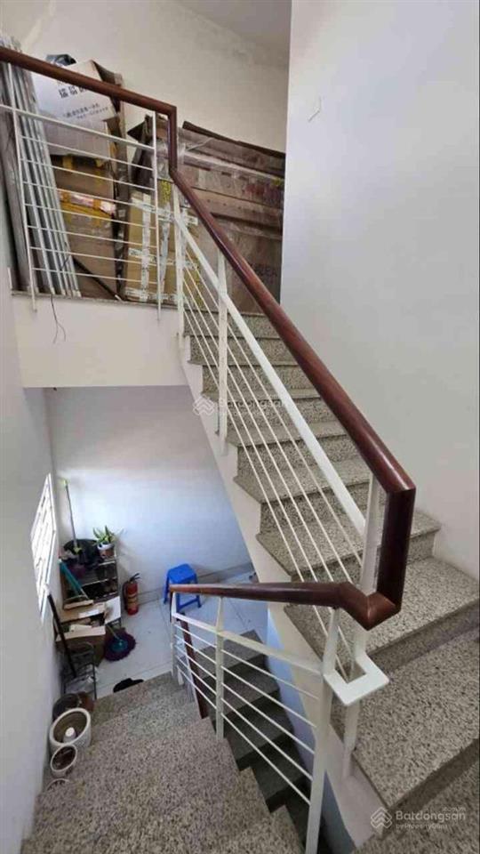 Bán nhà phân lô ô tô tránh thái hà  đống đa , 80m2 x 7 tầng thang máy x 6m mặt tiền x 35 tỷ.