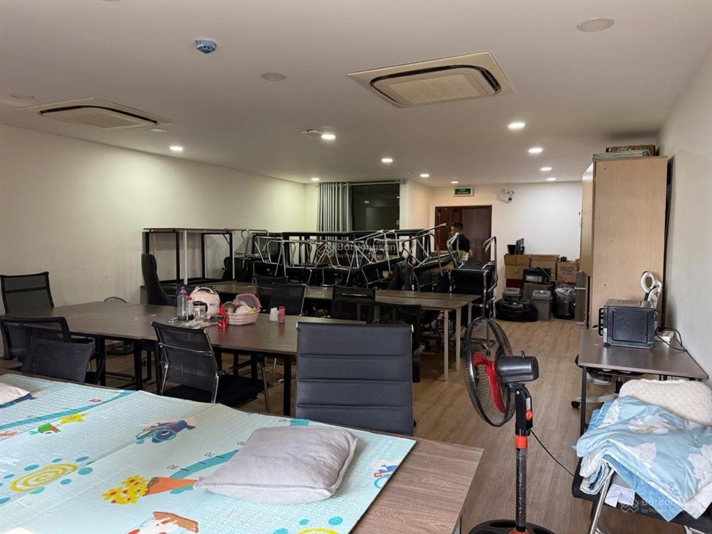 Bán nhà mặt phố dương đình nghệ  cầu giấy, 110m2 x 8 tầng có hầm x 7m mặt tiền x 72 tỷ. siêu hiếm