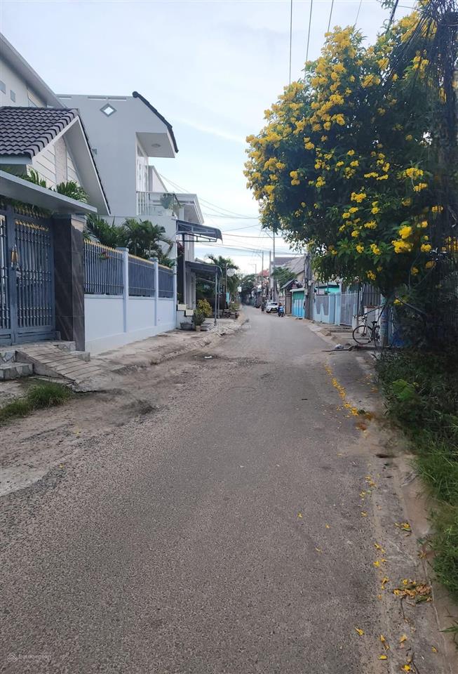 Bán đất thổ cư đường nhựa nguyễn thanh hùng mũi né. vị trí trung tâm khu dân cư. giá ngộp đầu tư