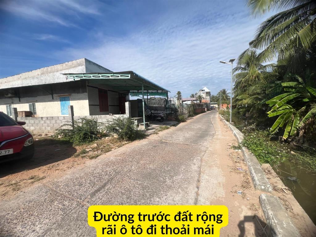 Bán đất thổ cư xây biệt thự phú long, 895m2 có 403m2 thổ cư giá cực tốt chỉ 2,95 tỷ (3,2tr/m2)