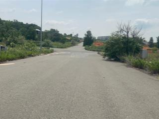 Bán nền nhà phố view biển queen pearl mũi né đường 20m giá chỉ 2 tỷ/105m2