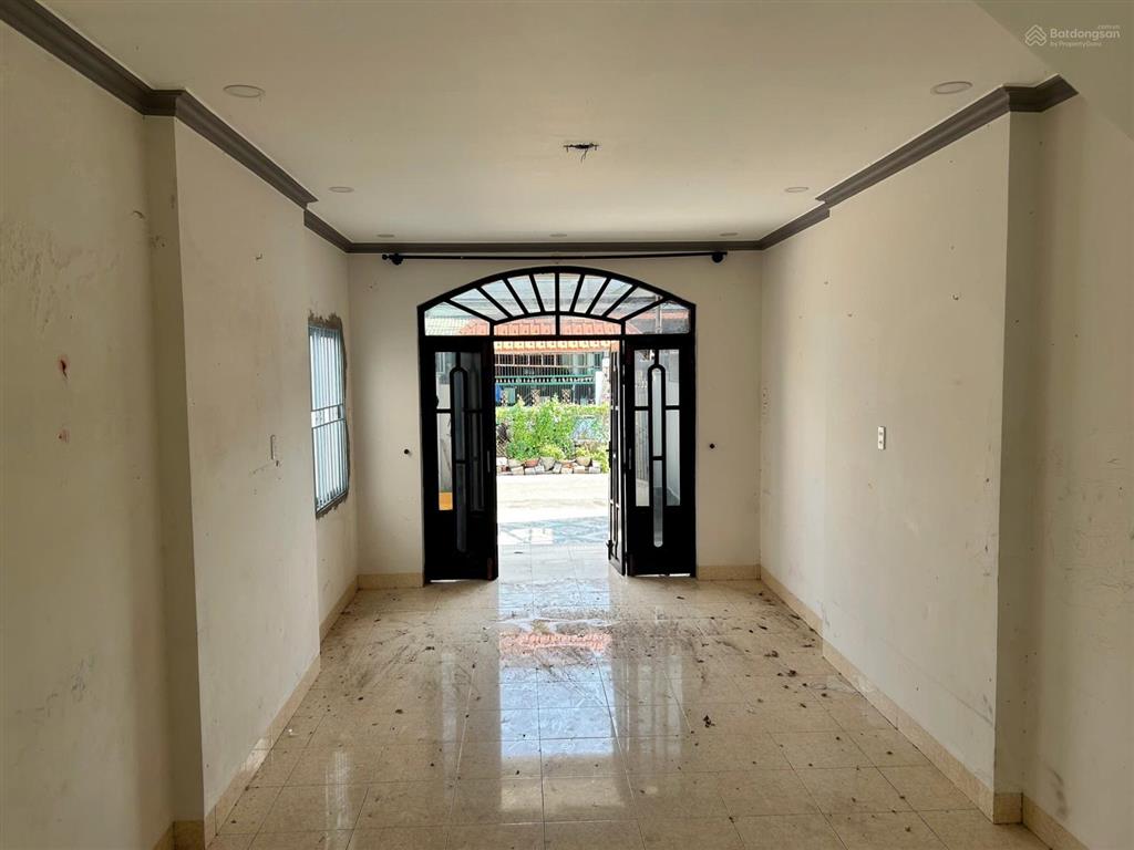 Nhà cấp 3 trung tâm phú thuỷ, phan thiết, đường nhựa ô tô tránh nhau giá chỉ 3,6 tỷ
