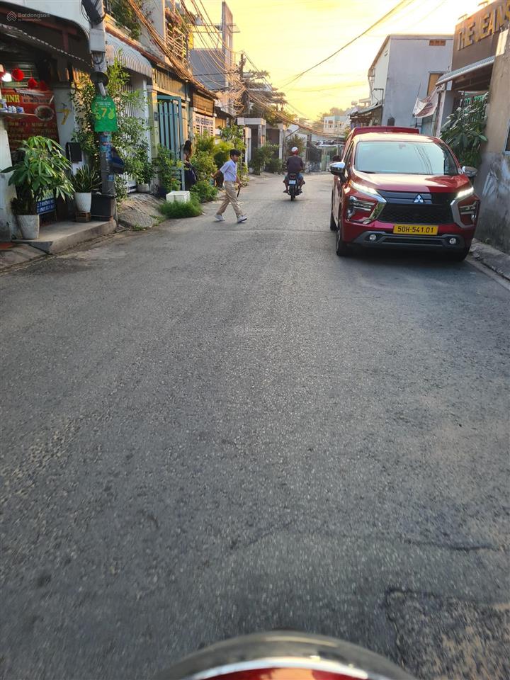 8.6 tỷ. bán gấp nhà cấp 4, mặt tiền đường 96, hiệp phú, quận 9