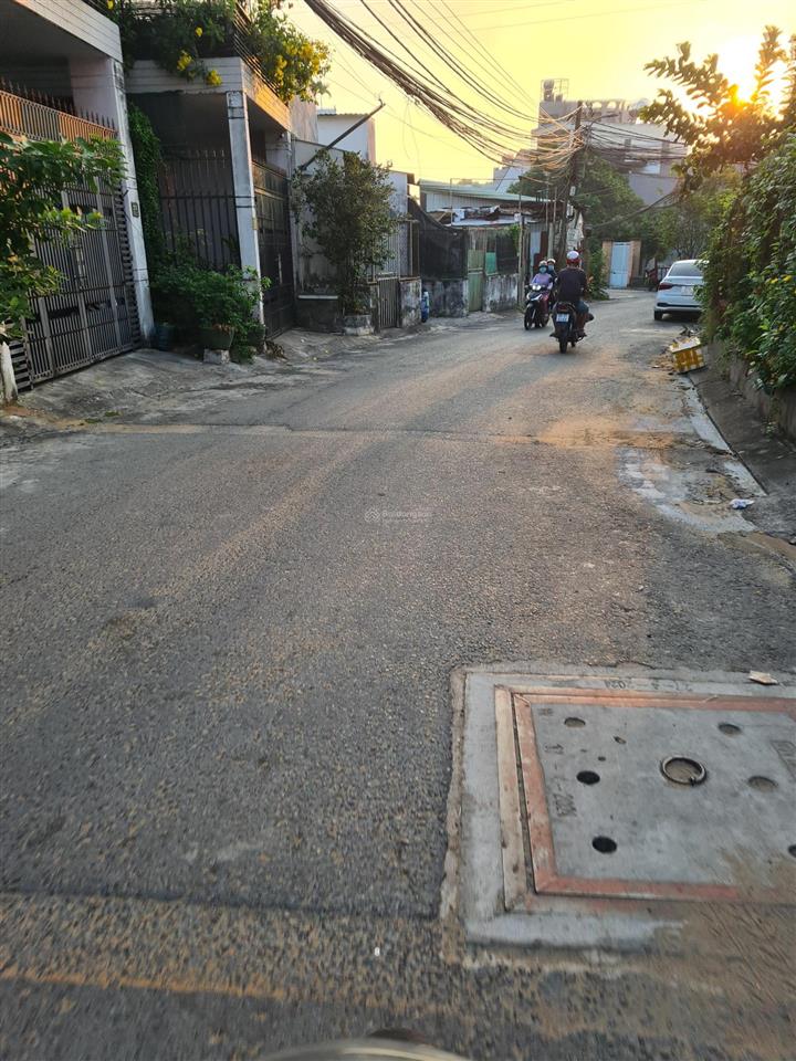 8.6 tỷ. bán gấp nhà cấp 4, mặt tiền đường 96, hiệp phú, quận 9