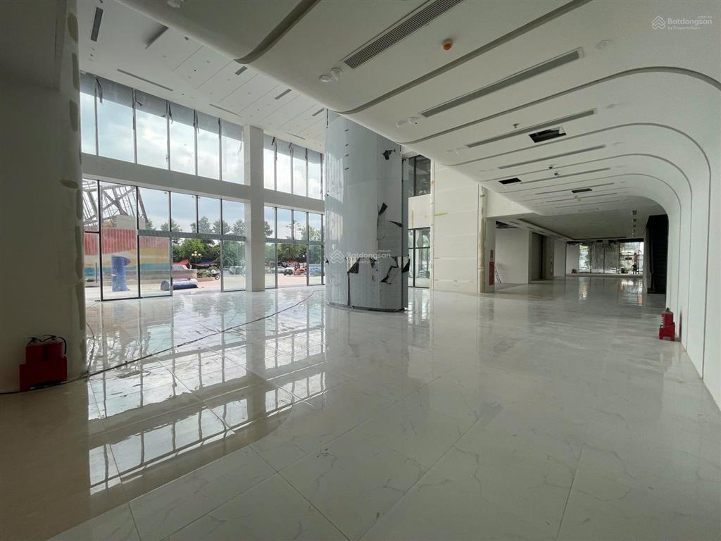 Cho thuê mặt bằng nhà hàng 5001500m2 mặt đường nguyễn cơ thạch kéo dài, gần kdt goldmark city