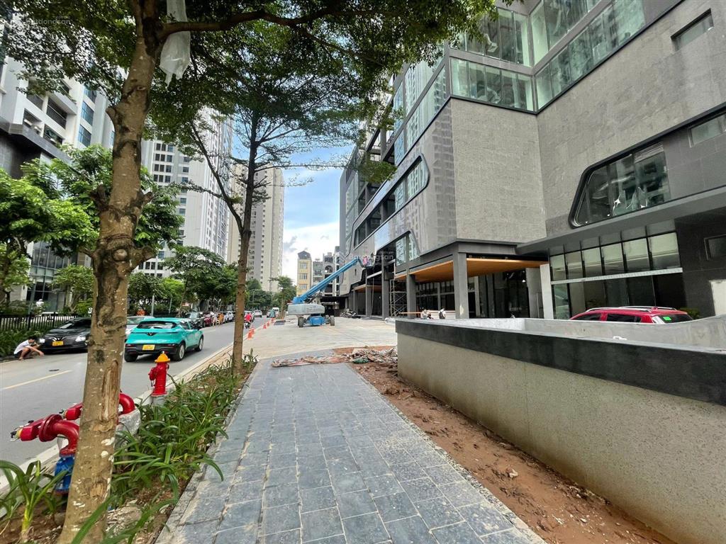Cho thuê gian hàng tttm 1000m2 ở hồ tùng mậu, 288 nghìn/m2