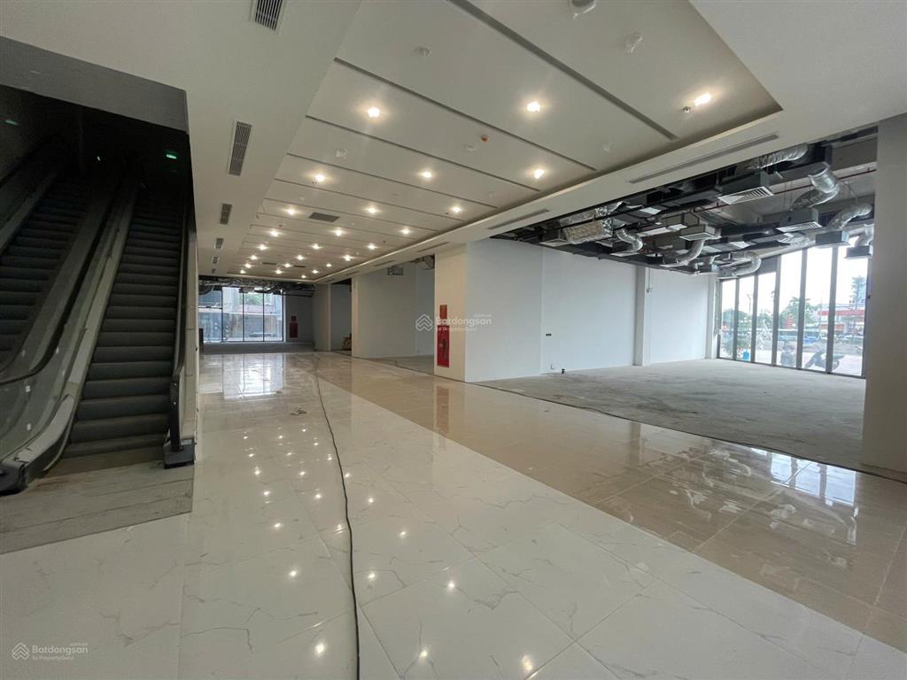Cho thuê gian hàng tttm 1000m2 ở hồ tùng mậu, 288 nghìn/m2