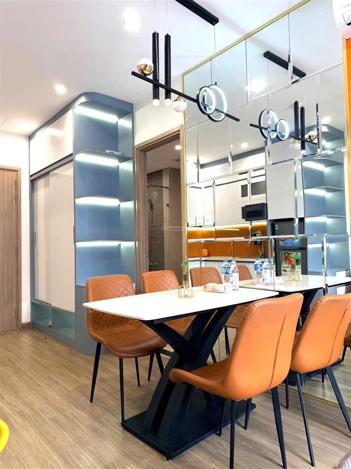 Chính chủ cần bán gấp trong tuần studio 25m2 tòa s303 tầng 1812a vinhomes smart .giá 2,1 tỷ bao phí